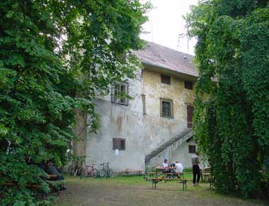 Schloss Welzenegg