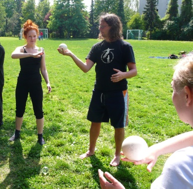 Workshop: Contact Juggling